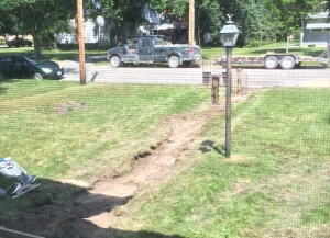 An unfortunate yard (with sidewalk removed)